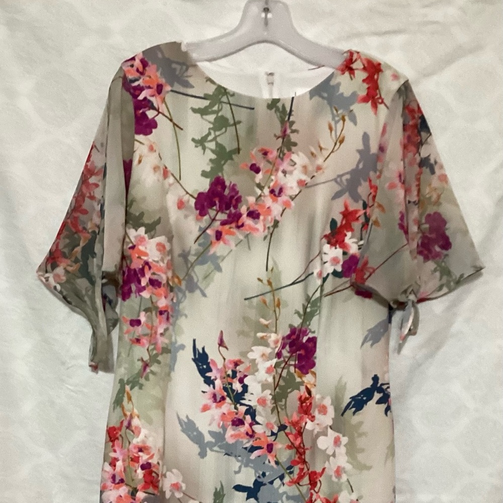 Beautiful dress. Very comfortable to wear. Only worn once.